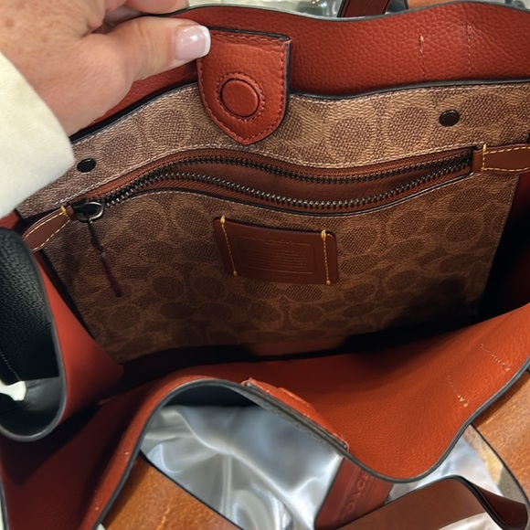 Brand new Coach leather tote bag - Picture 4 of 11